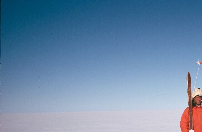 Første krydsning af Grønlands indlandsis på ski i 1971 efter Fridtjof Nansen legendariske krydsning i 1888